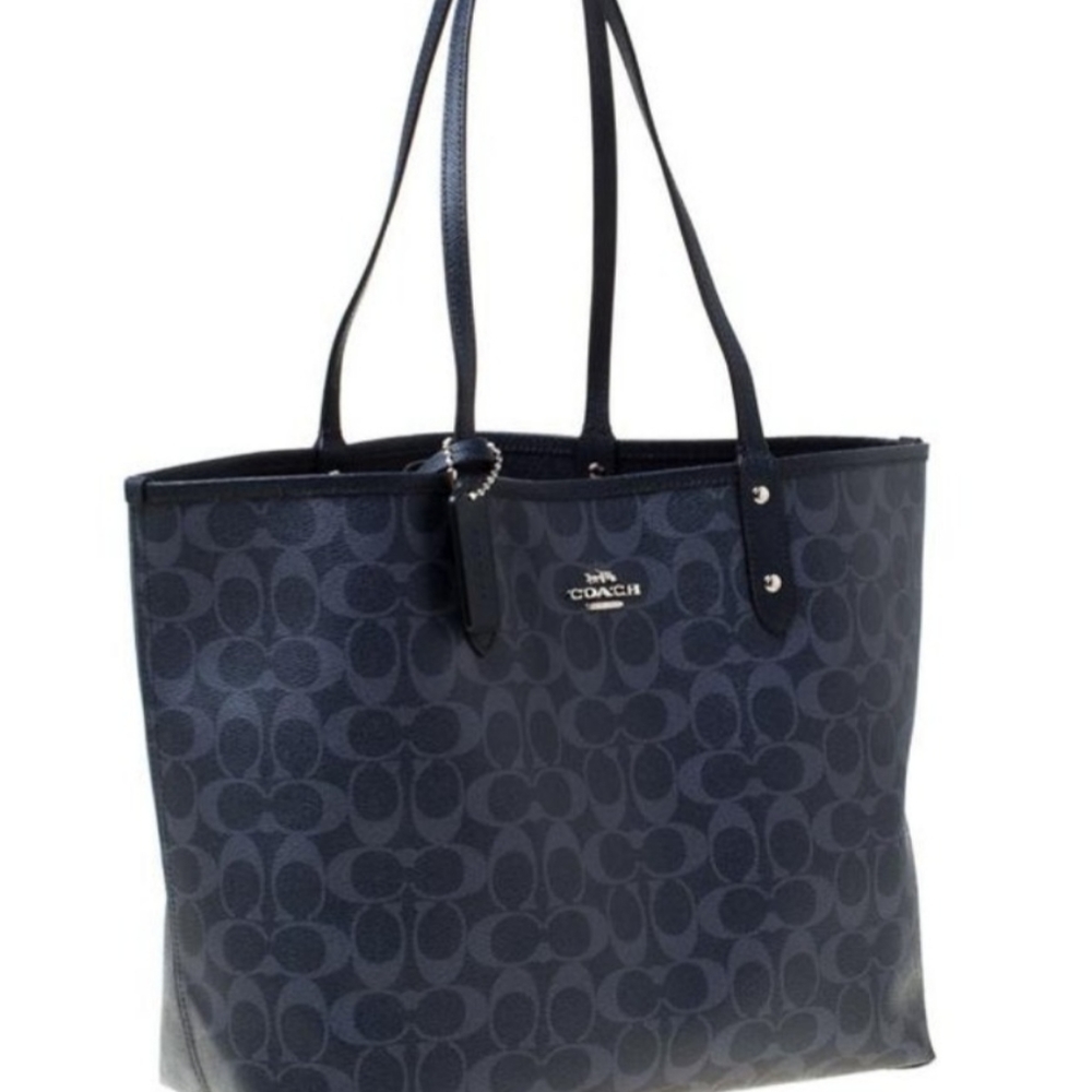 Coach Reversible City Signature Tote Perdect Condition